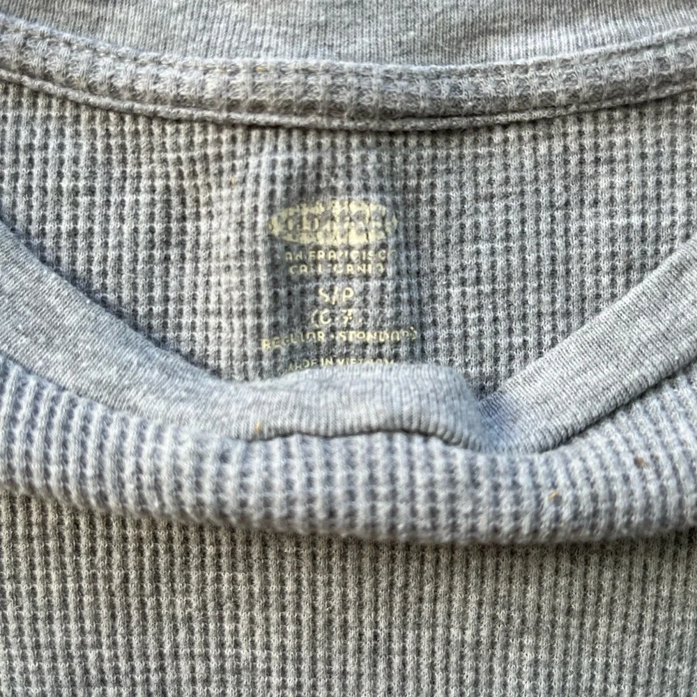 Old Navy Boy Long Sleeve Waffle Knit Solid Medium Heather Gray Size Small 6/7